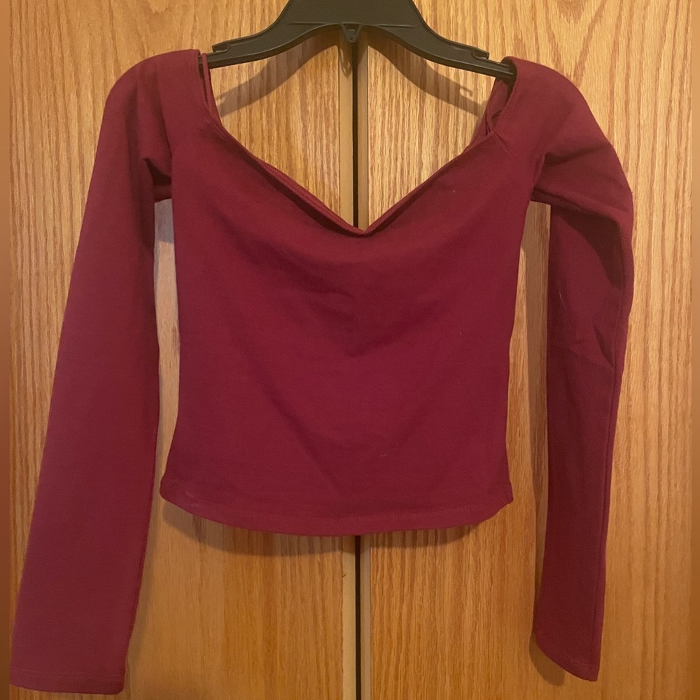Garage red long sleeve crop top